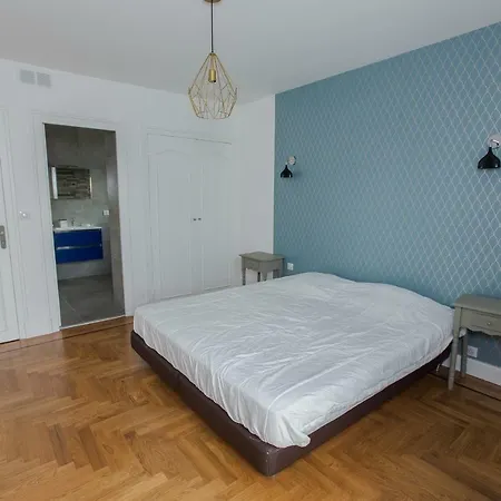 Laku Villa